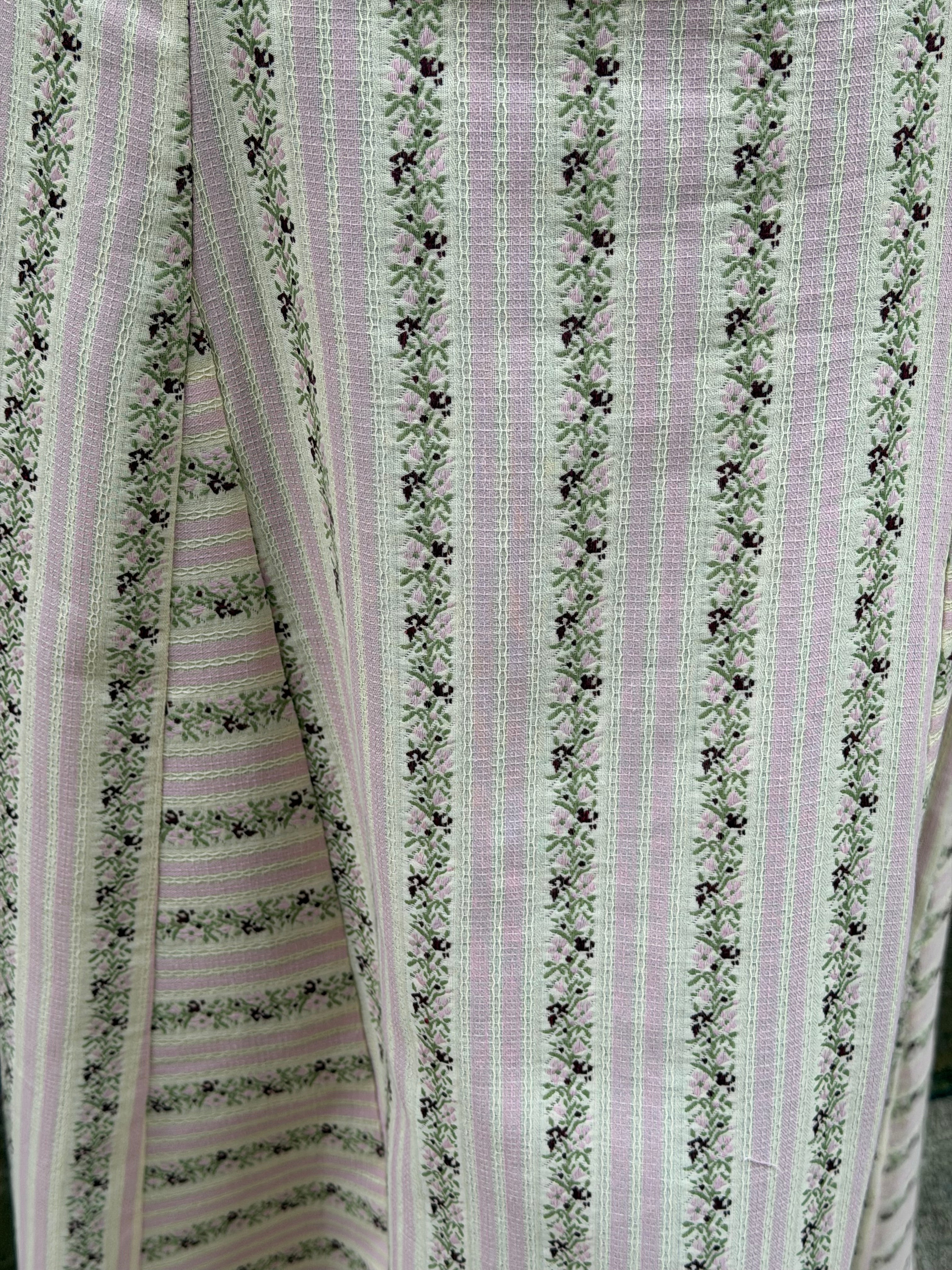 Falda bordada floral