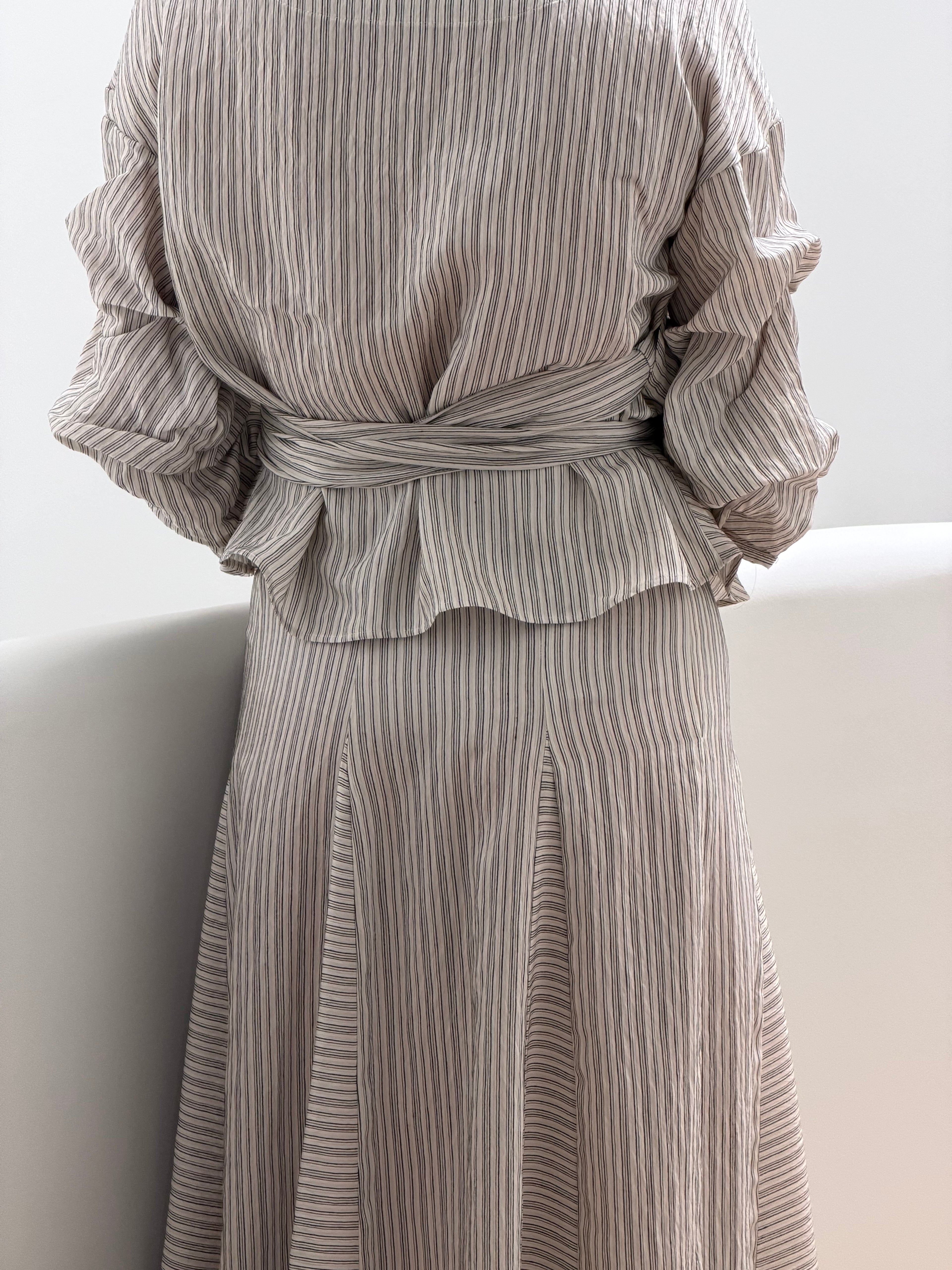 Falda rayas gris