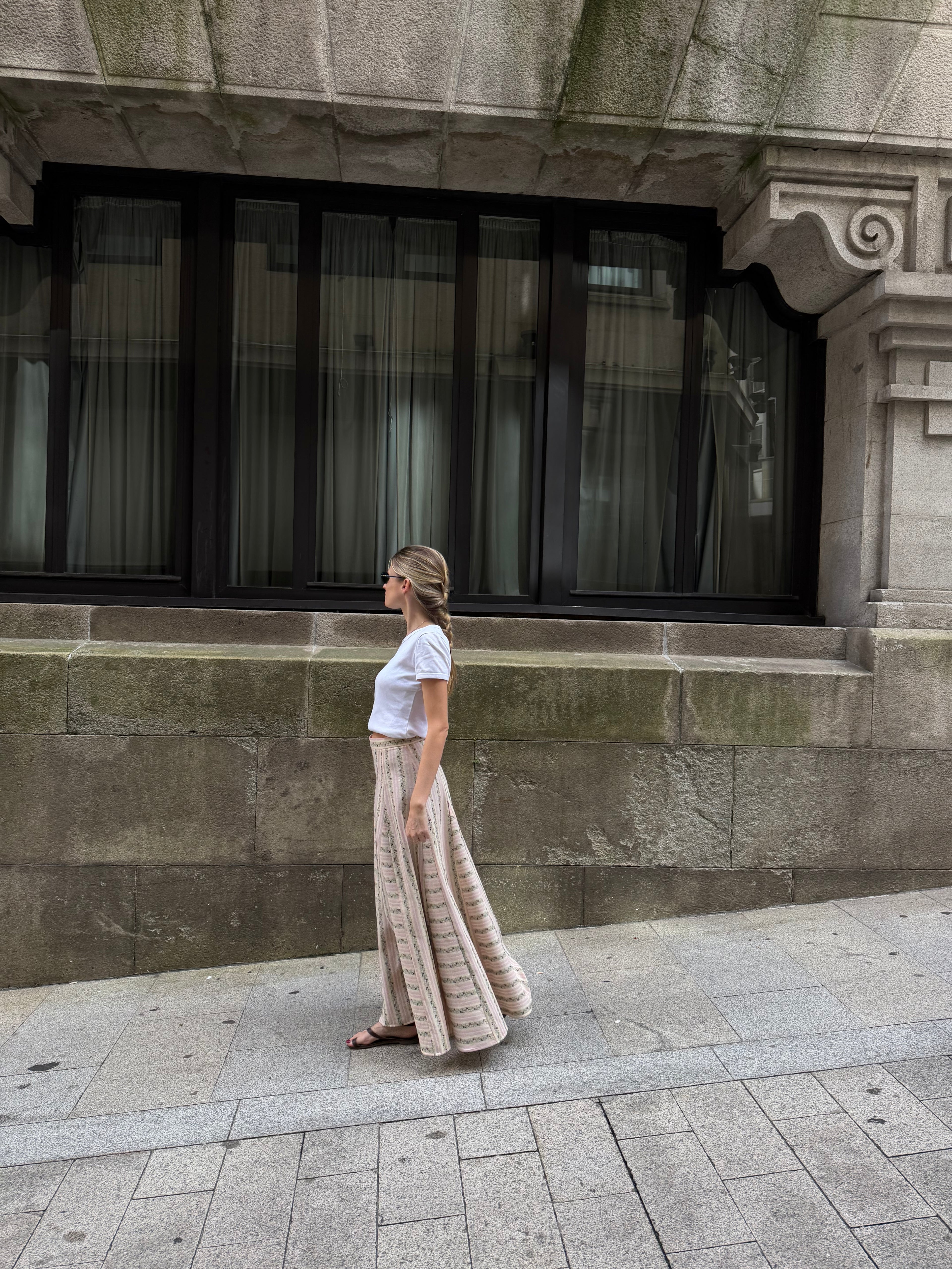 Falda bordada floral
